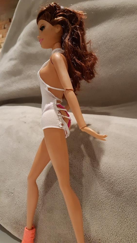13P Teresa en vestido blanco.