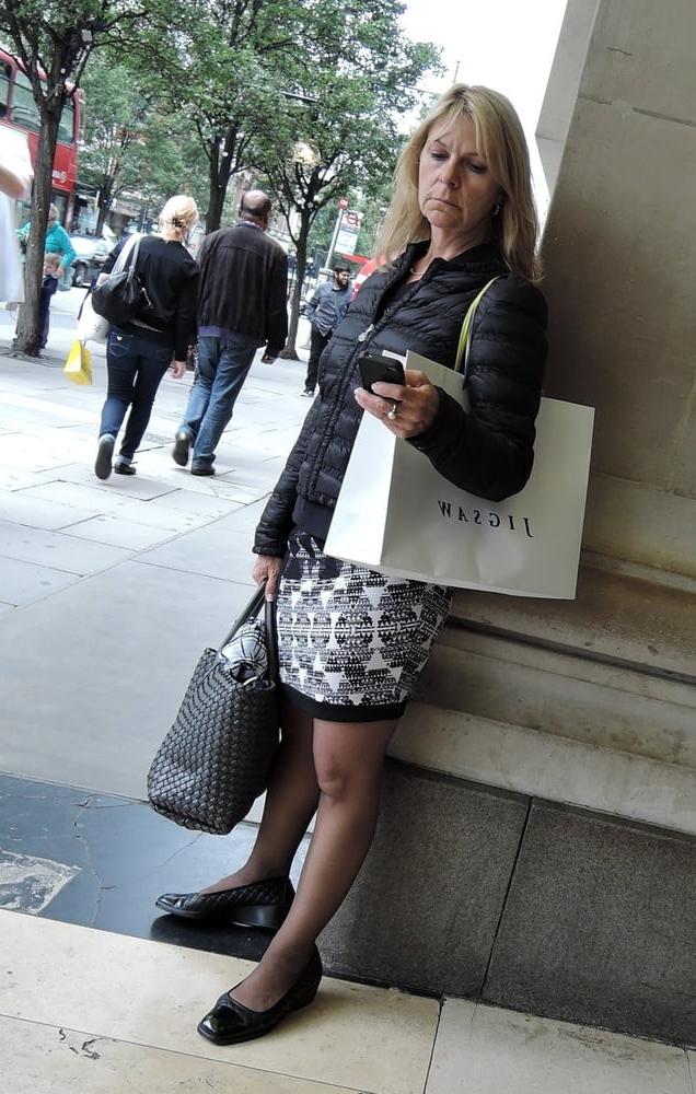 25P Street Pantyhose UK and Europe