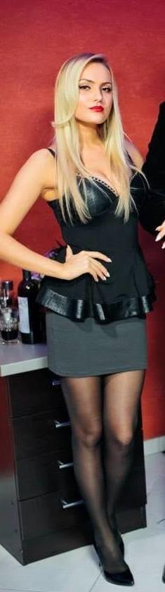 25P sexy females in tights pantyhose nylons 94