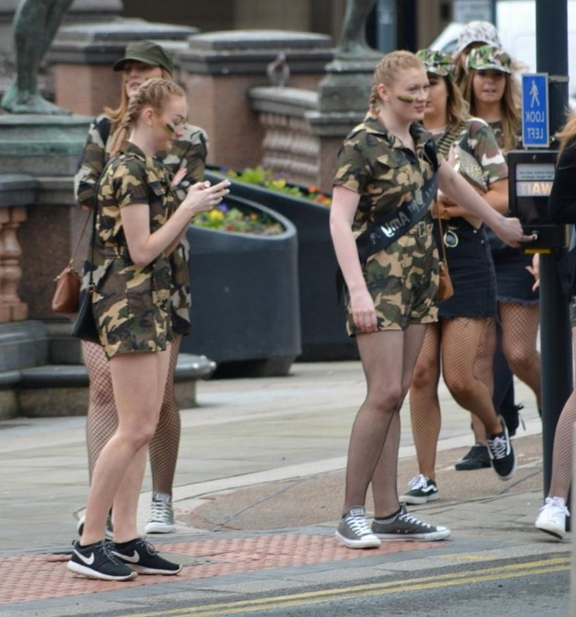 25P Street Pantyhose - UK Hen Party Slags