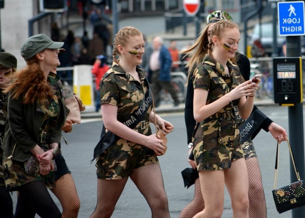 25P Street Pantyhose - UK Hen Party Slags