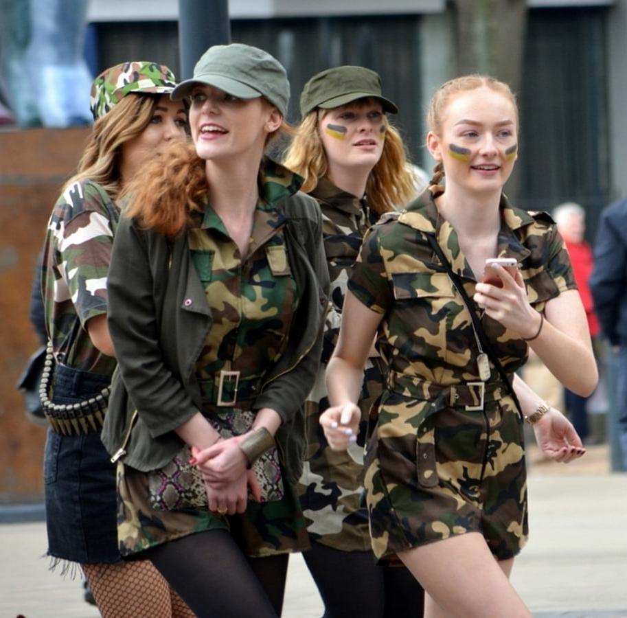 25P Street Pantyhose - UK Hen Party Slags