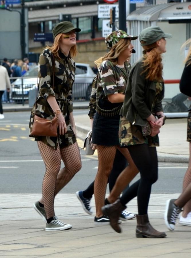 25P Street Pantyhose - UK Hen Party Slags