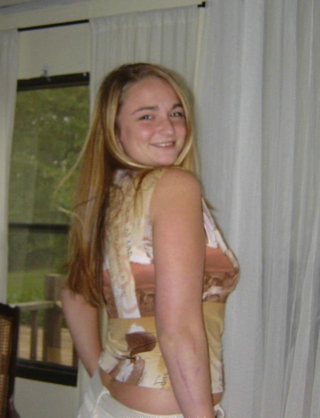 21P Busty Blonde MILF