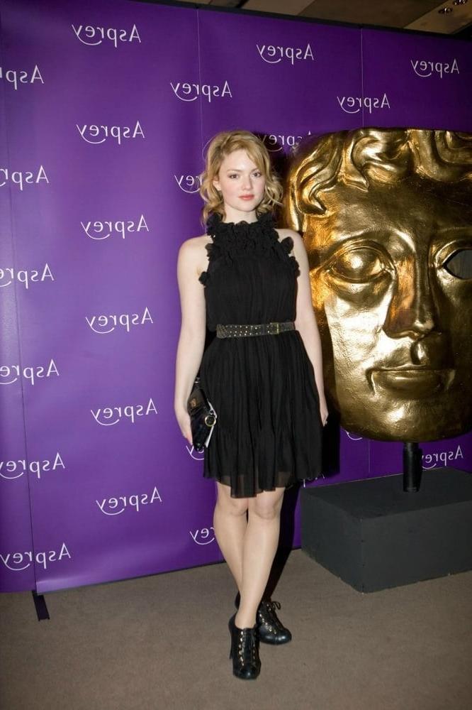 25P Celeb Pantyhose - Holliday Grainger UK Actress