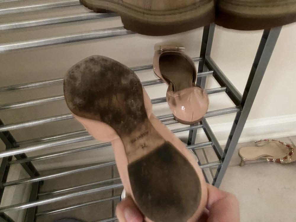 25P My girlfriend's roommate's shoes