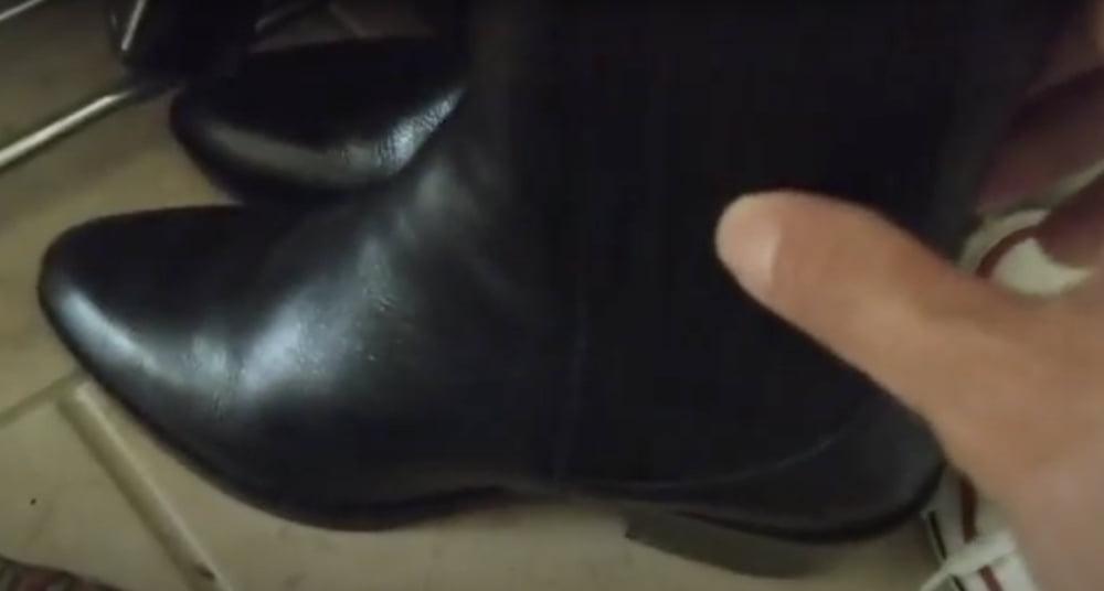 25P My girlfriend's roommate's shoes