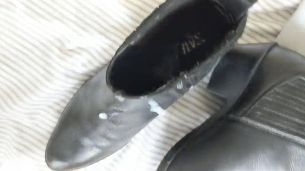 25P My girlfriend's roommate's shoes