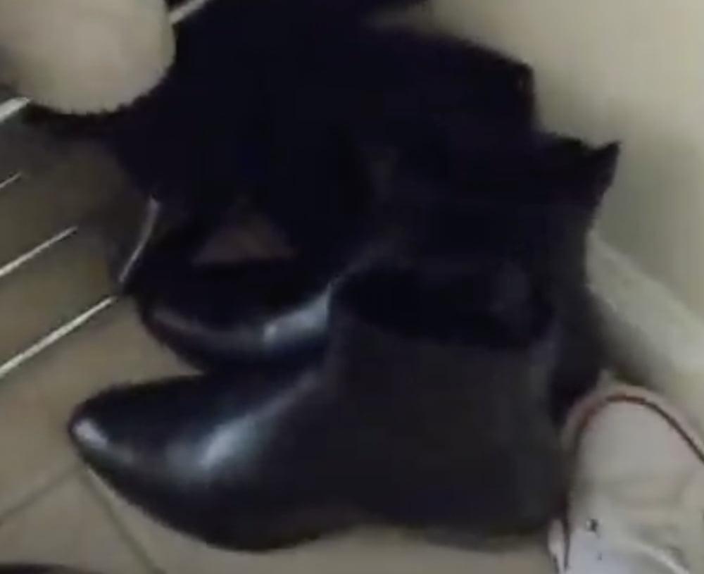 25P My girlfriend's roommate's shoes