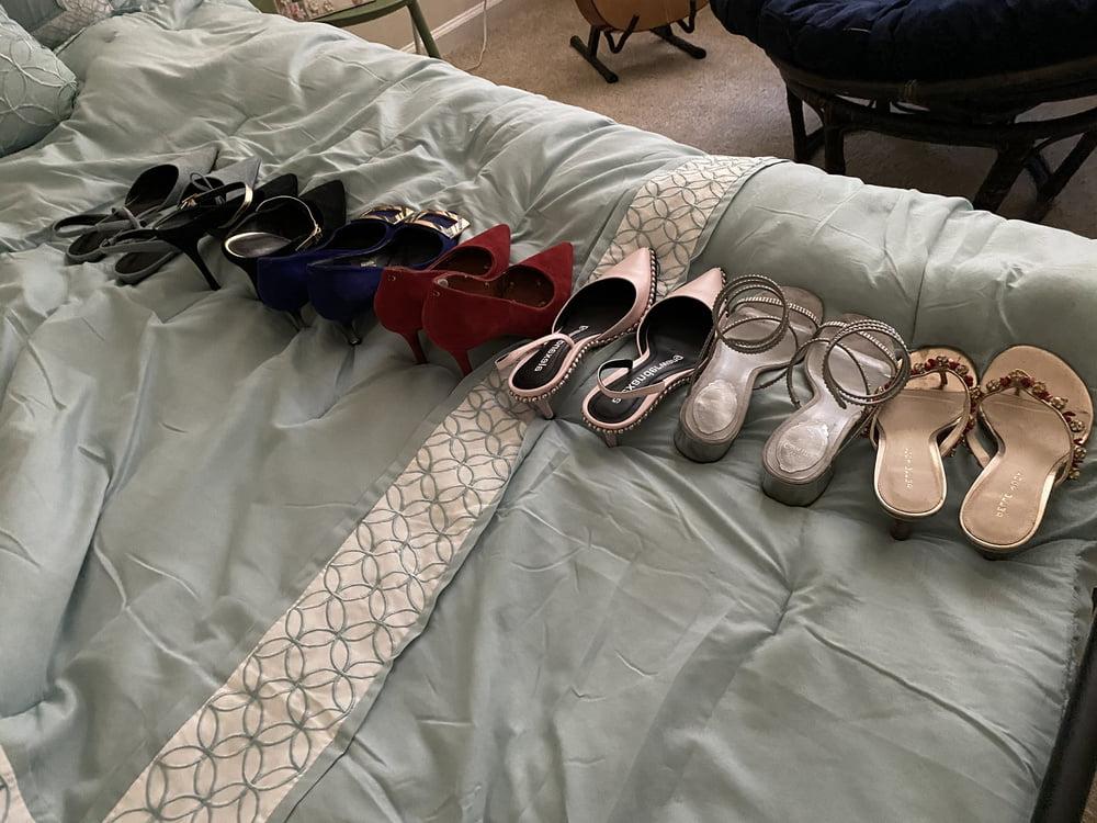 25P My girlfriend's roommate's shoes