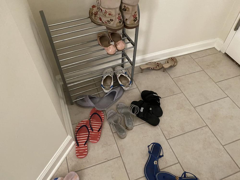 25P My girlfriend's roommate's shoes