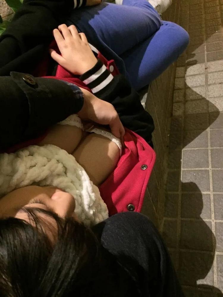25P Busty model