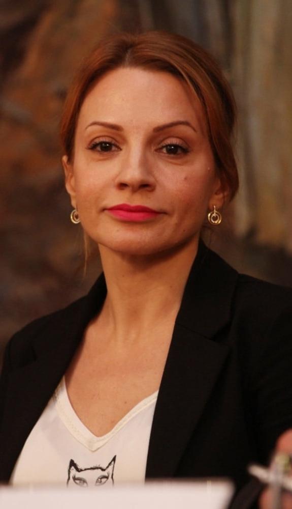 13P Komentarisite glumice serbian milf