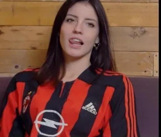 25P Sexy Girls and Models football fans