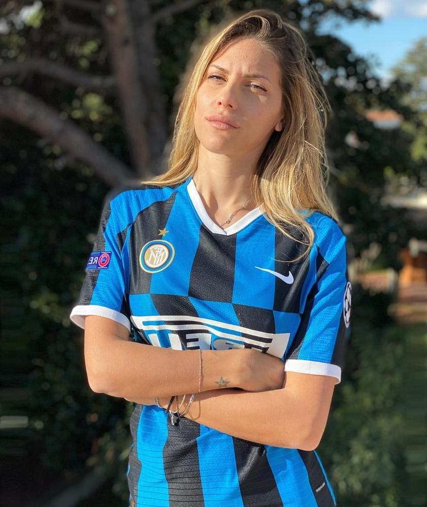 25P Sexy Girls and Models football fans