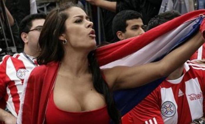 25P Sexy Girls and Models football fans