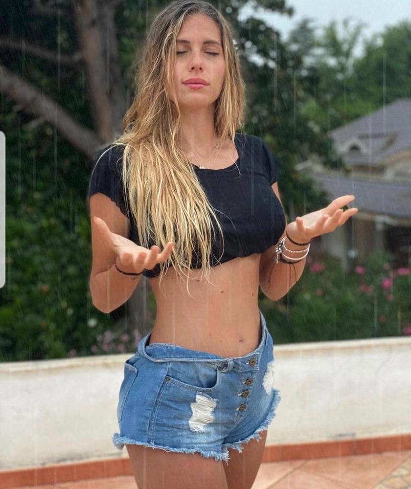 25P Sexy Girls and Models football fans