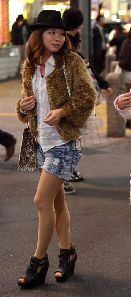 16P Street Pantyhose - Real Life Asian Cunts in Tights