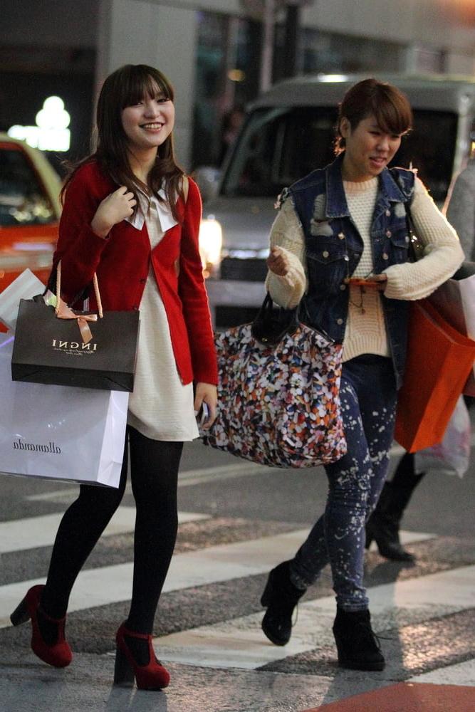16P Street Pantyhose - Real Life Asian Cunts in Tights