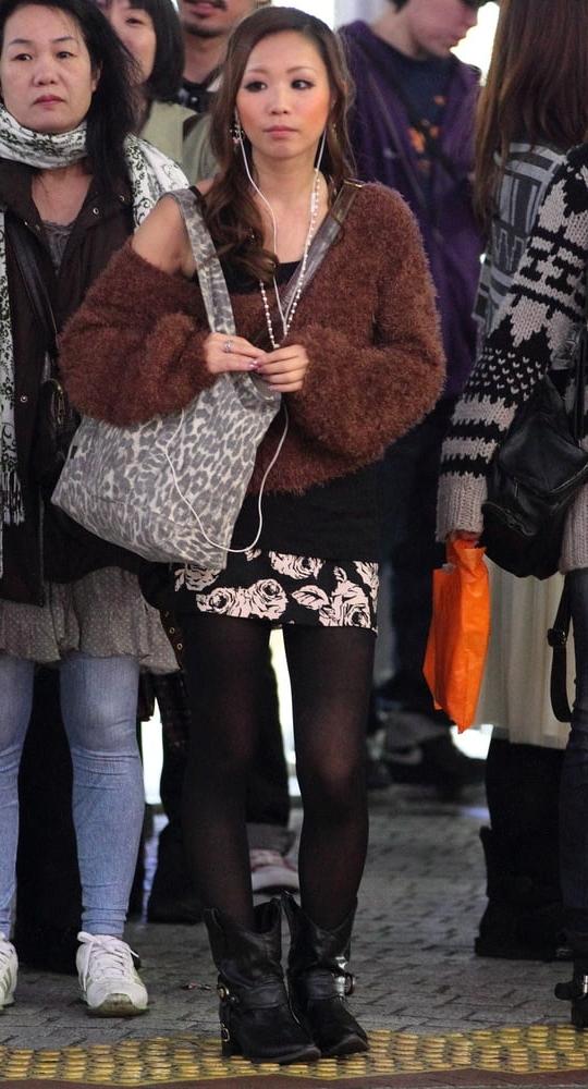 16P Street Pantyhose - Real Life Asian Cunts in Tights
