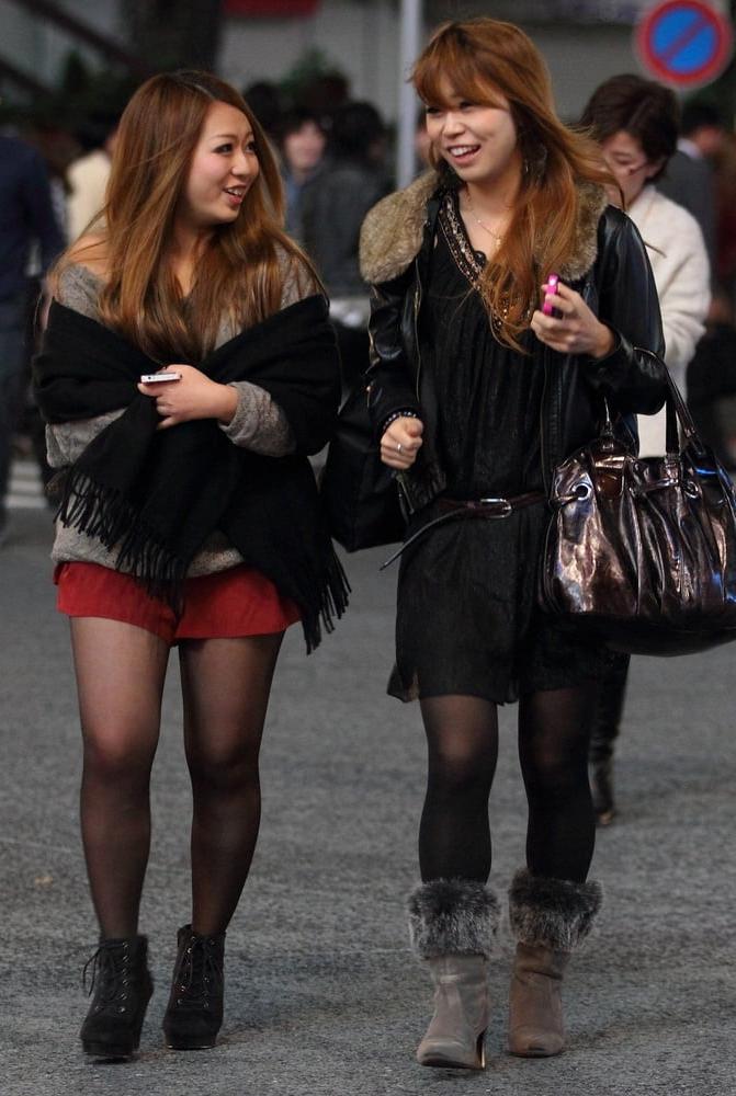 25P Street Pantyhose - Real Life Asian Cunts in Tights