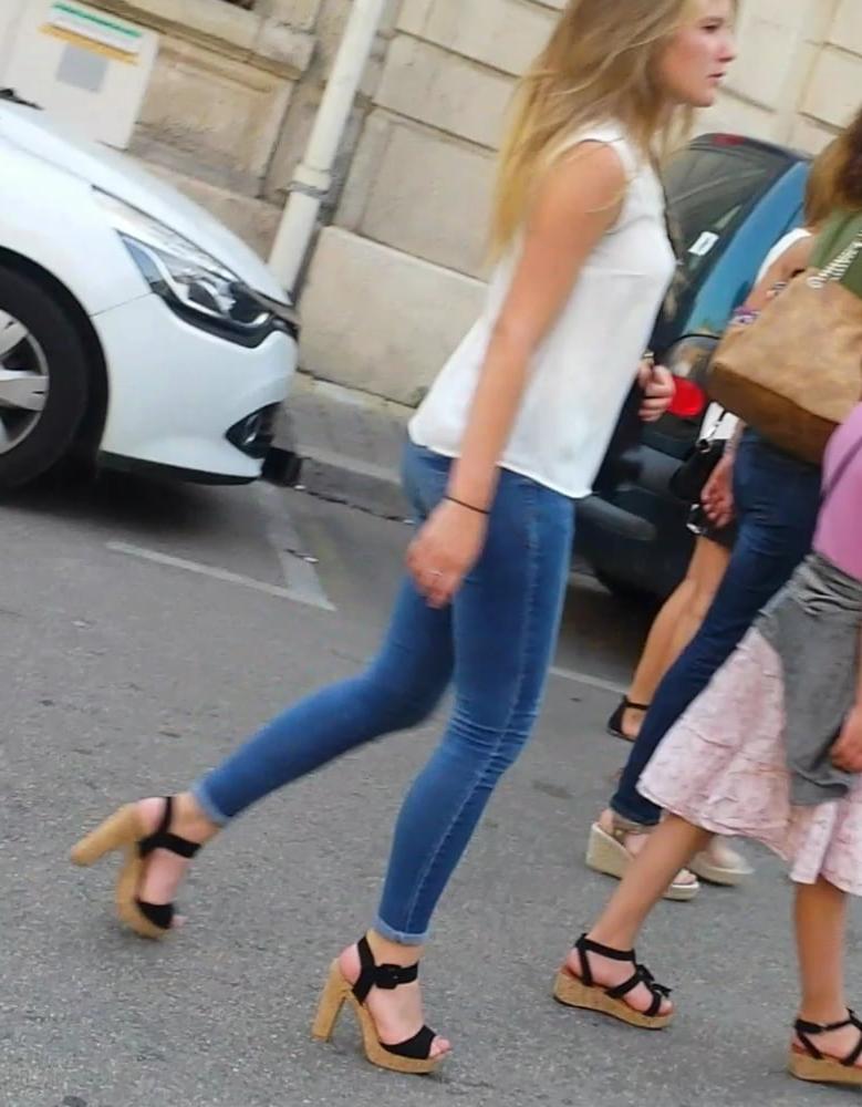 12P hot young girl with high heels and merveillous tight ass