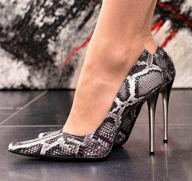25P High heels 11