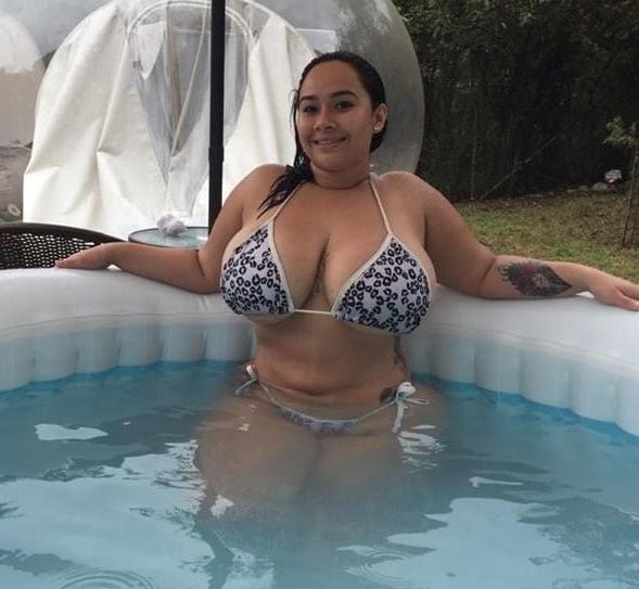 6P Busty BBW Amateur 23