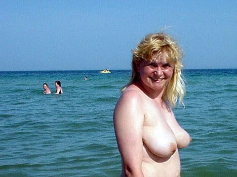 25P Busty blonde Susie