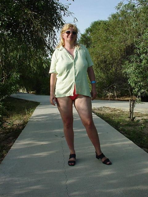 25P Busty blonde Susie