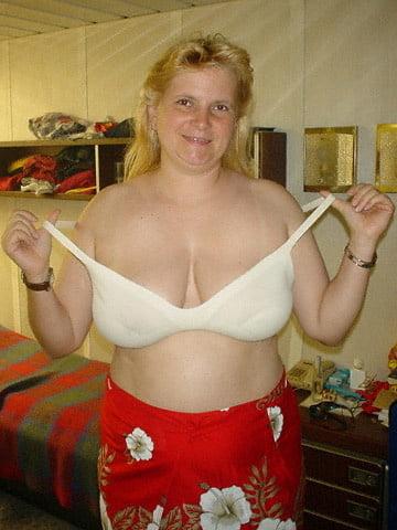 25P Busty blonde Susie