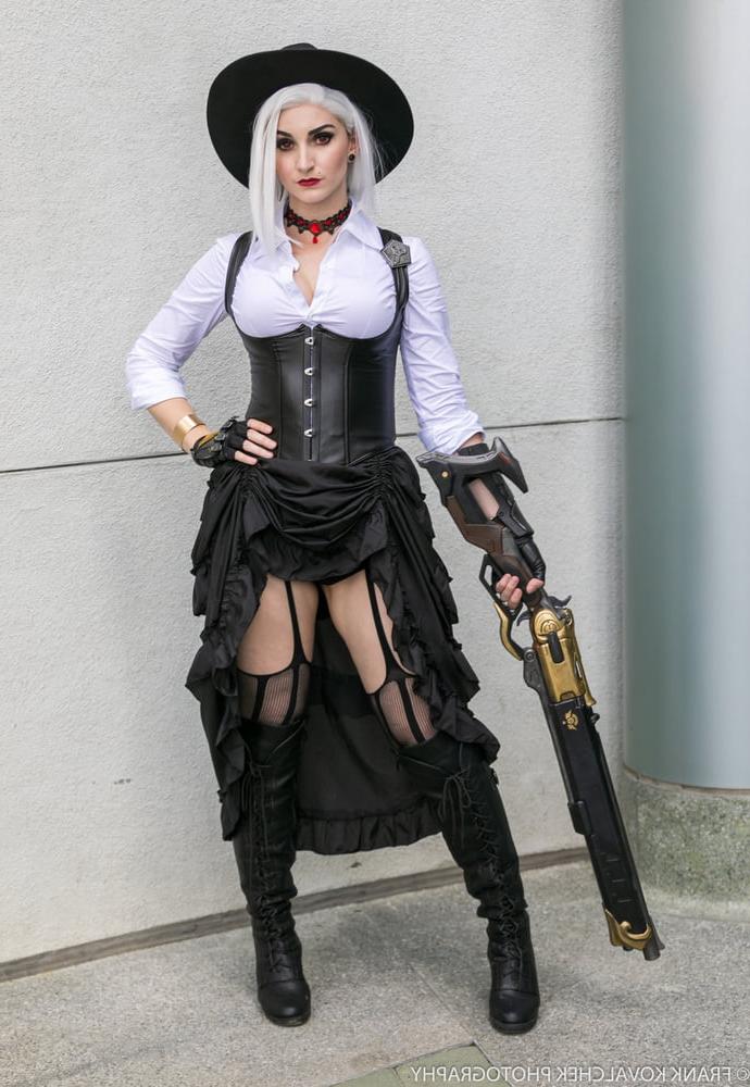 25P Cosplay Cunt in Pantyhose