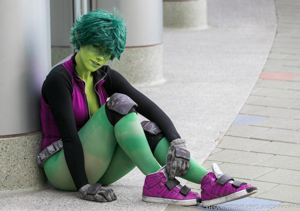25P Cosplay Cunt in Pantyhose