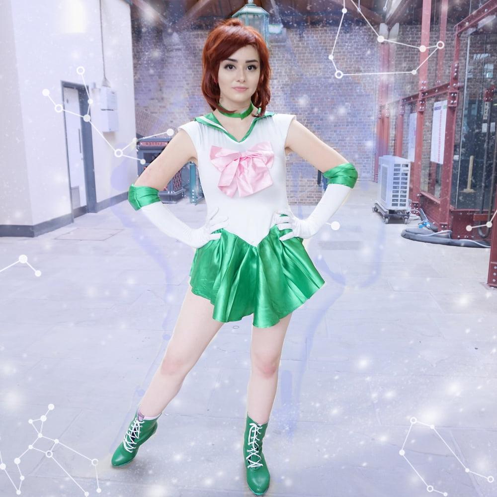 25P Cosplay Girl Louisa