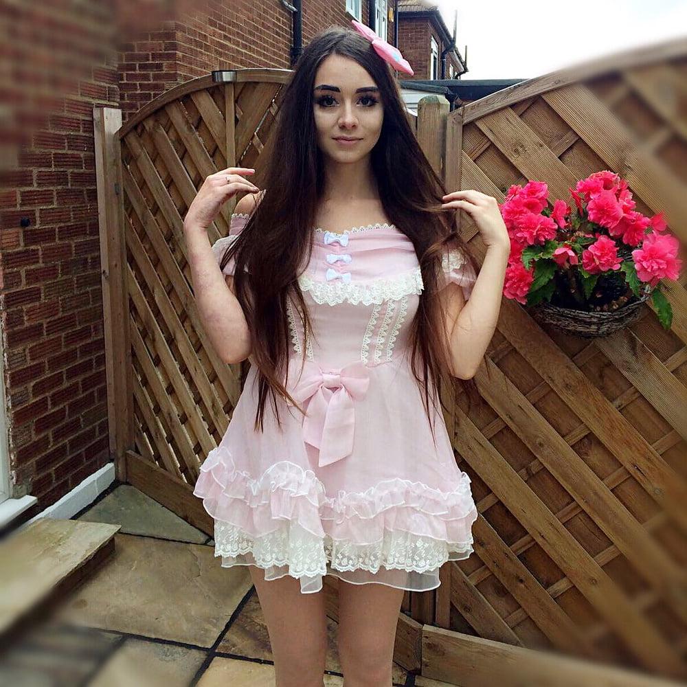 25P Cosplay Girl Louisa