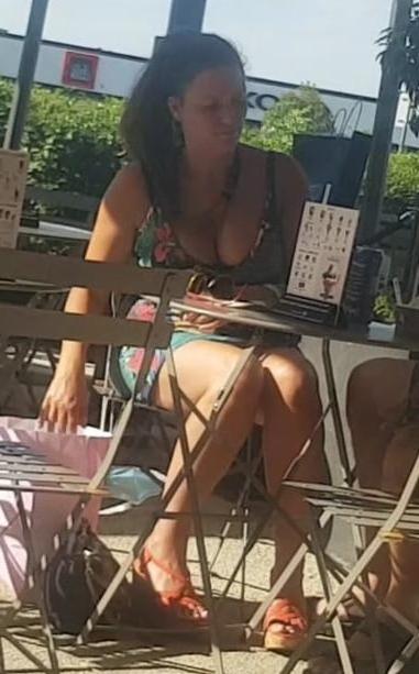 23P sexy girl with high heels mini skirt and big tits suck