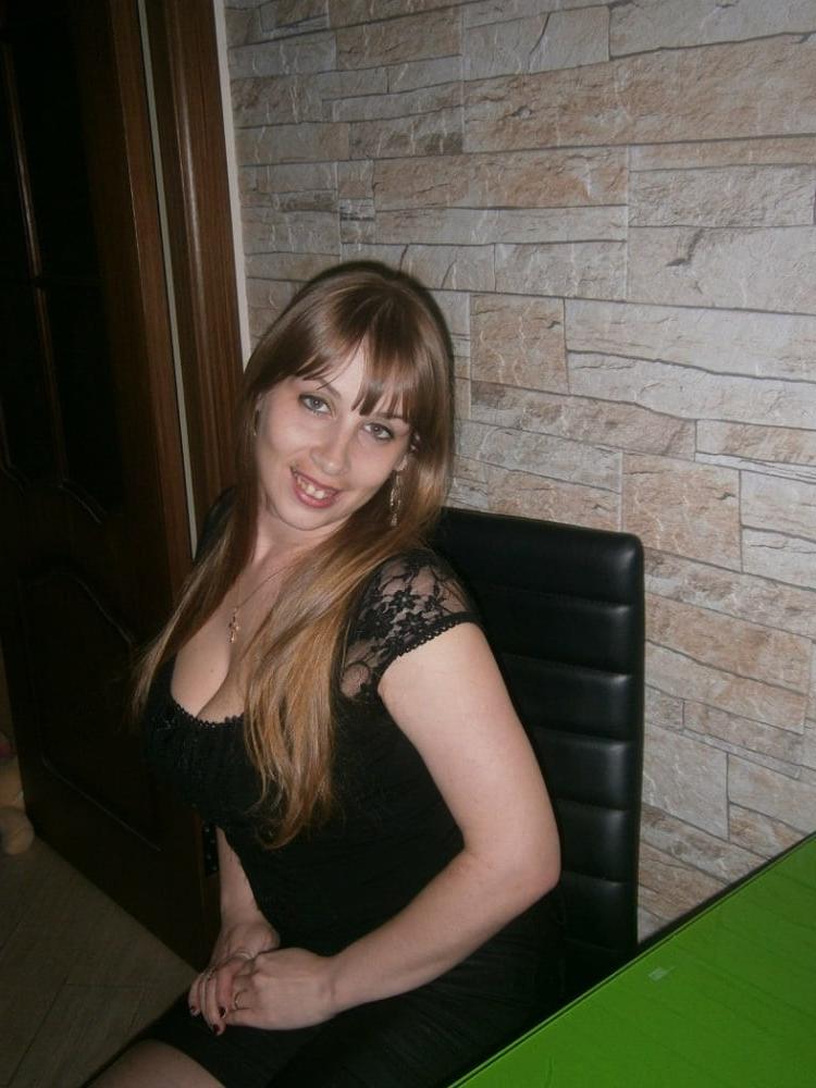 21P Busty Russian Woman 34