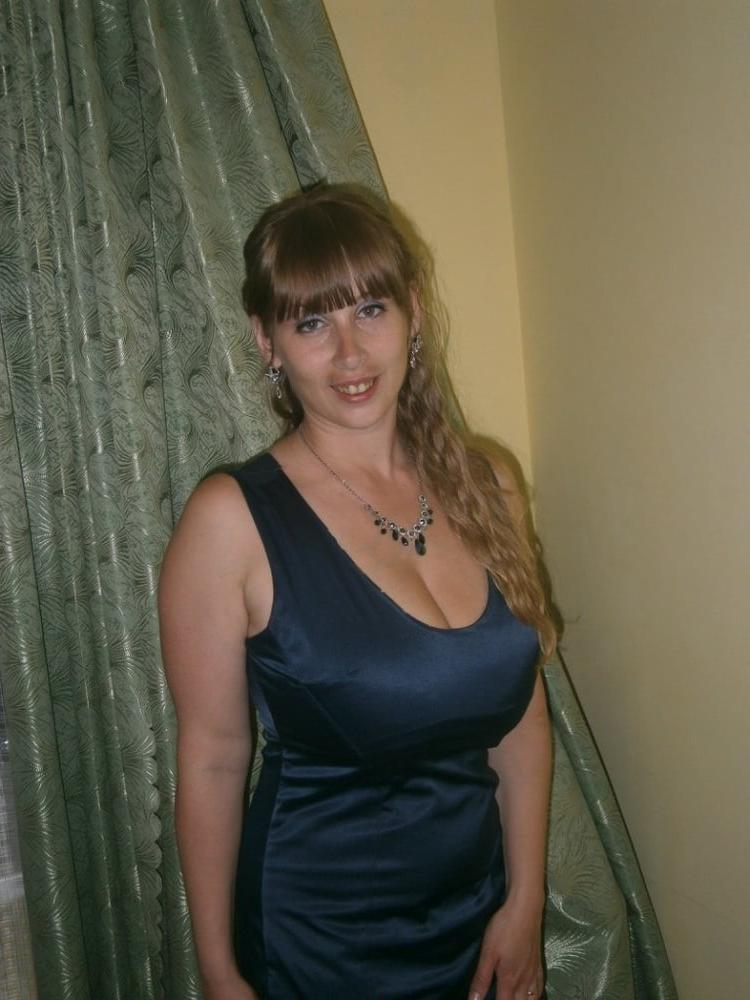 21P Busty Russian Woman 34