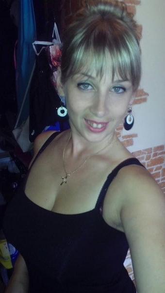 21P Busty Russian Woman 34