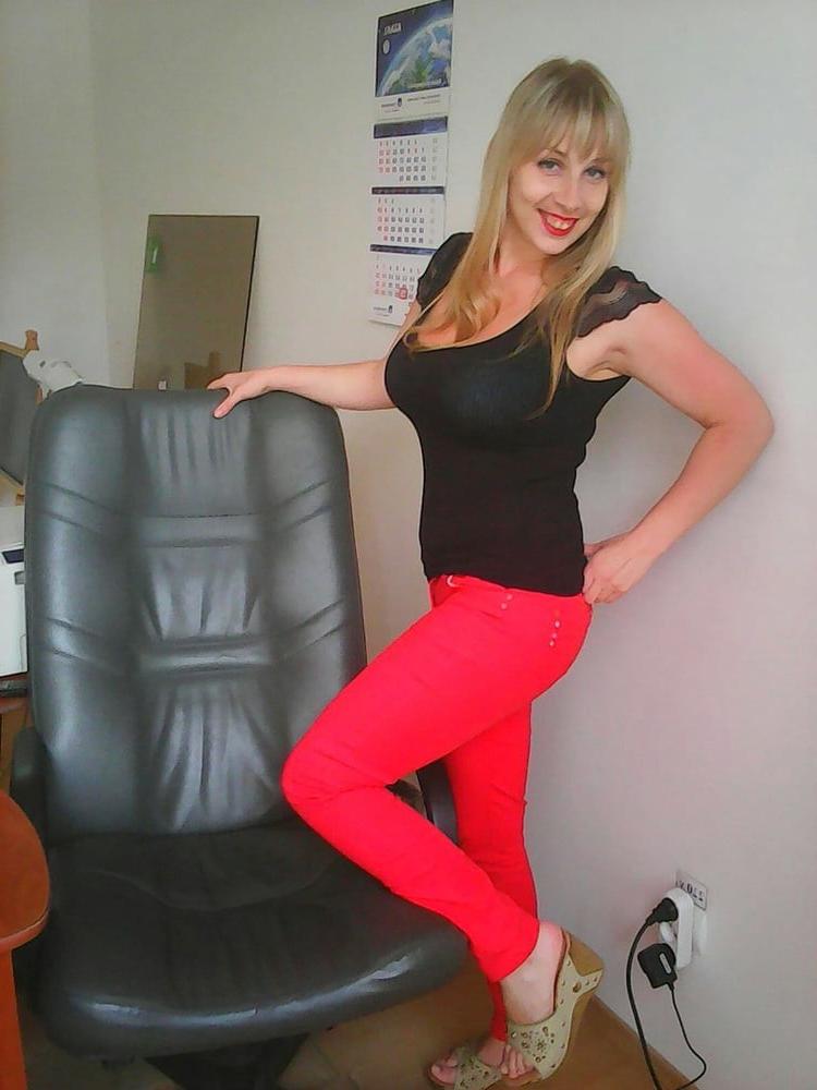 21P Busty Russian Woman 34