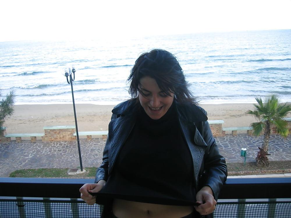 25P busty goddess daria italiana II top huge