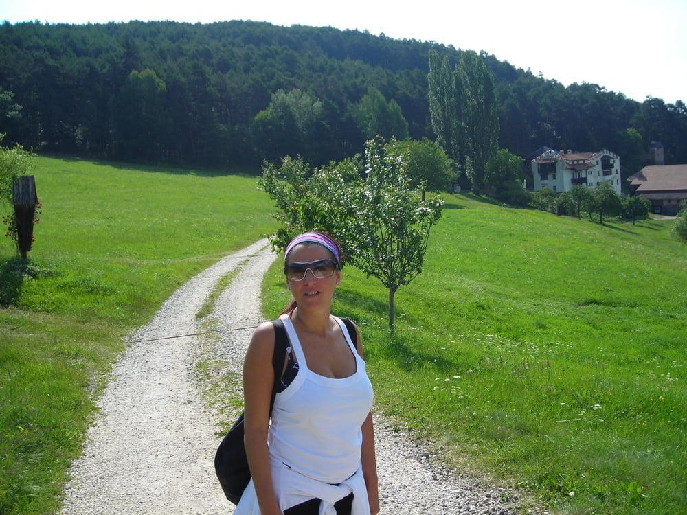 25P busty goddess daria italiana II top huge