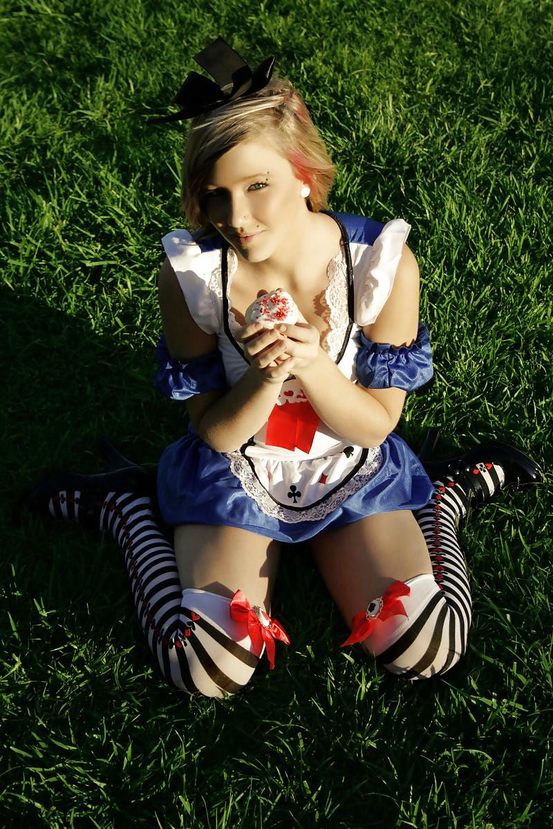 25P Cosplay Girls (Alice)
