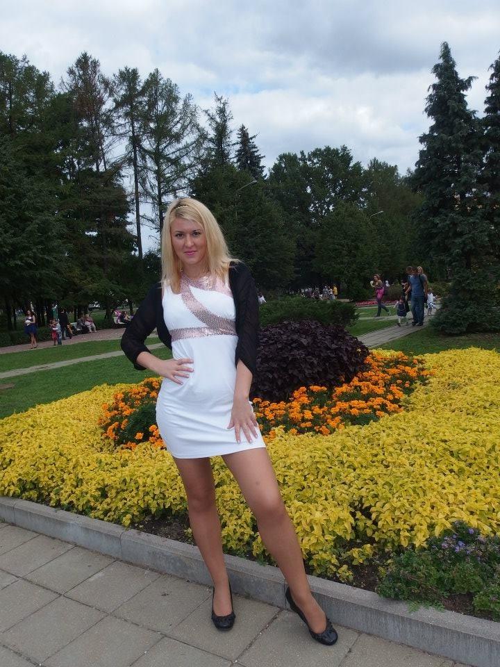25P sexy females in tights pantyhose nylons 87