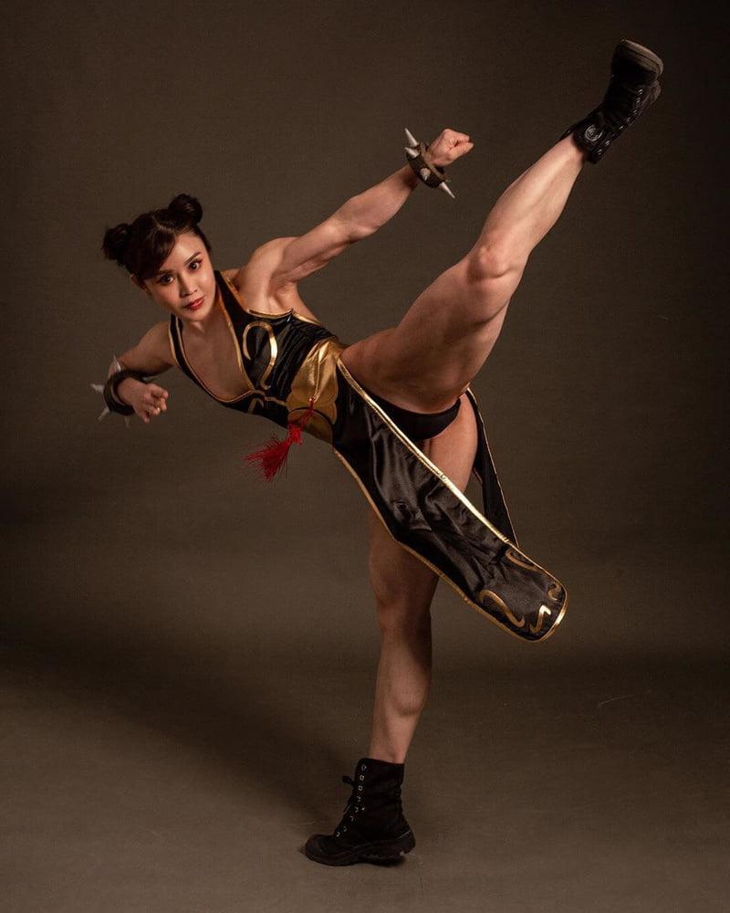 23P Yuan Herong - Chun-Li Cosplay Gallery