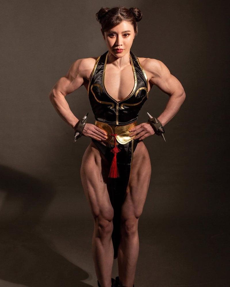 23P Yuan Herong - Chun-Li Cosplay Gallery