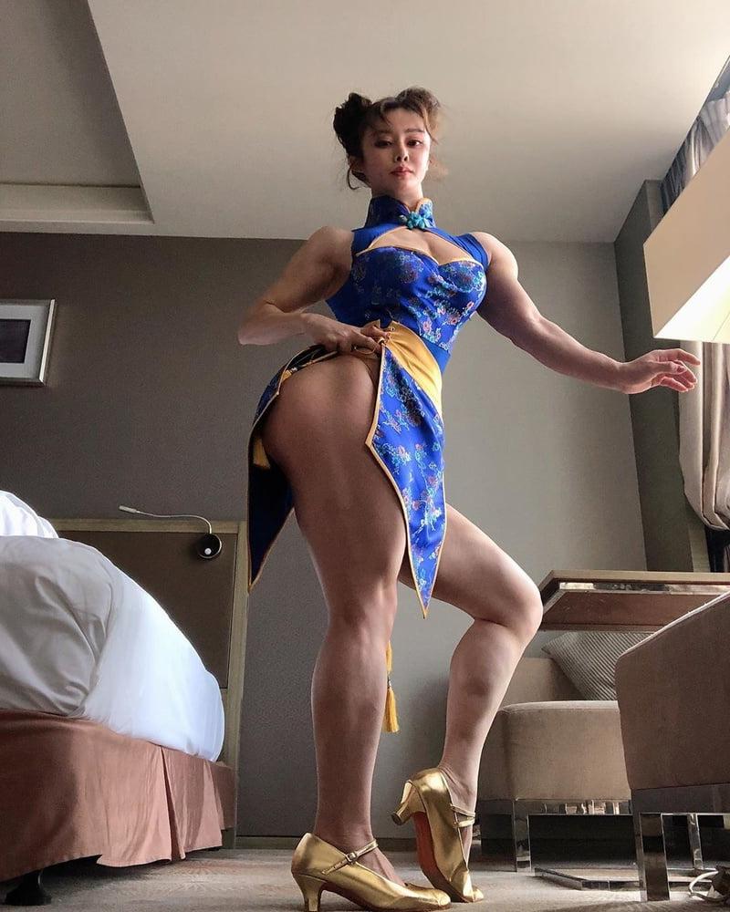 23P Yuan Herong - Chun-Li Cosplay Gallery