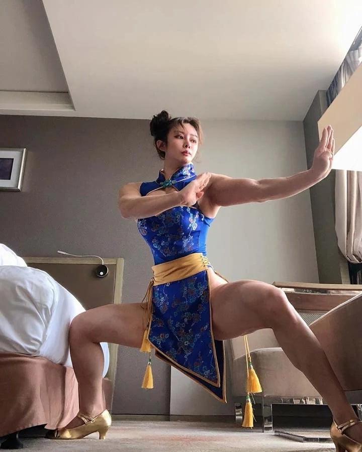 23P Yuan Herong - Chun-Li Cosplay Gallery