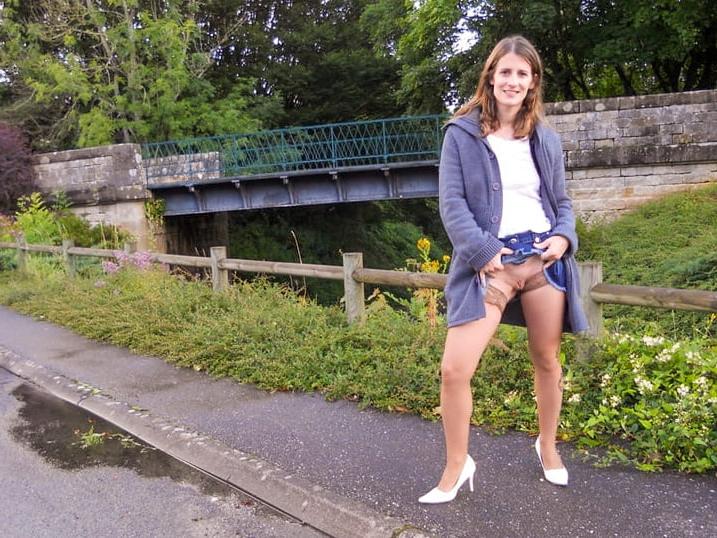 25P Pict n Vids leaked #5  Pregnant French slut