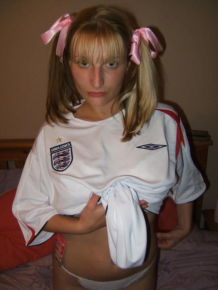 25P WNE 938 - Busty Brit Slut
